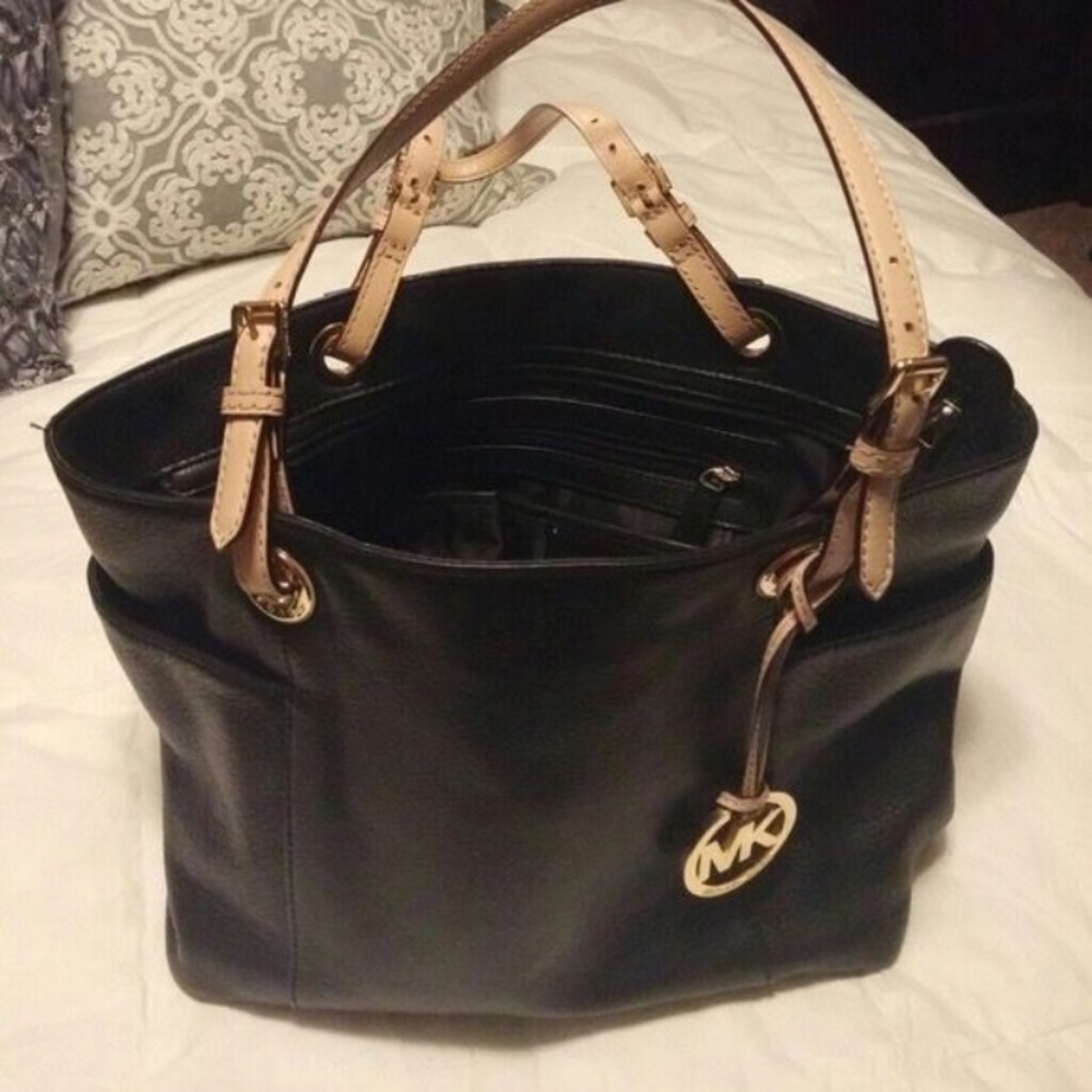 Michael Kors Tote Bag - Like New Condition - Picture 3 of 3
